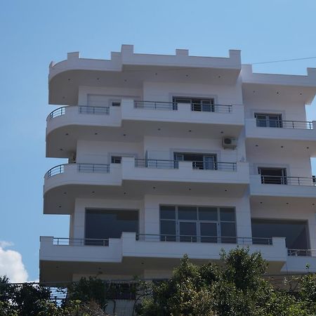 Bill'S Apartments Sarandë Eksteriør billede